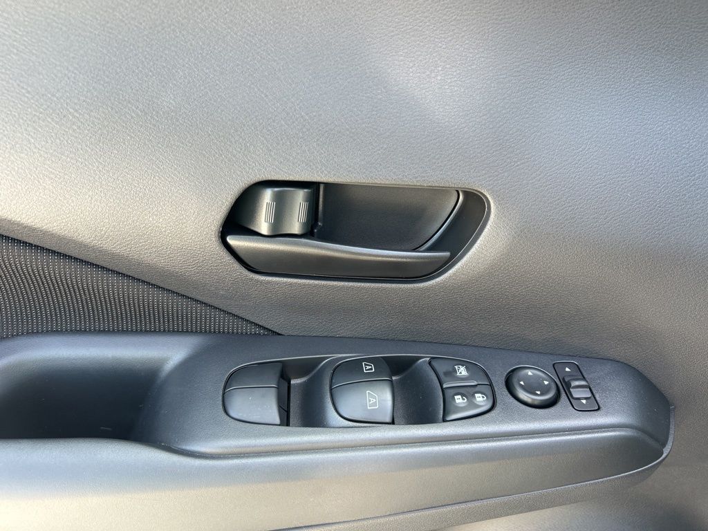 2025 Nissan Kicks Play S photo 11