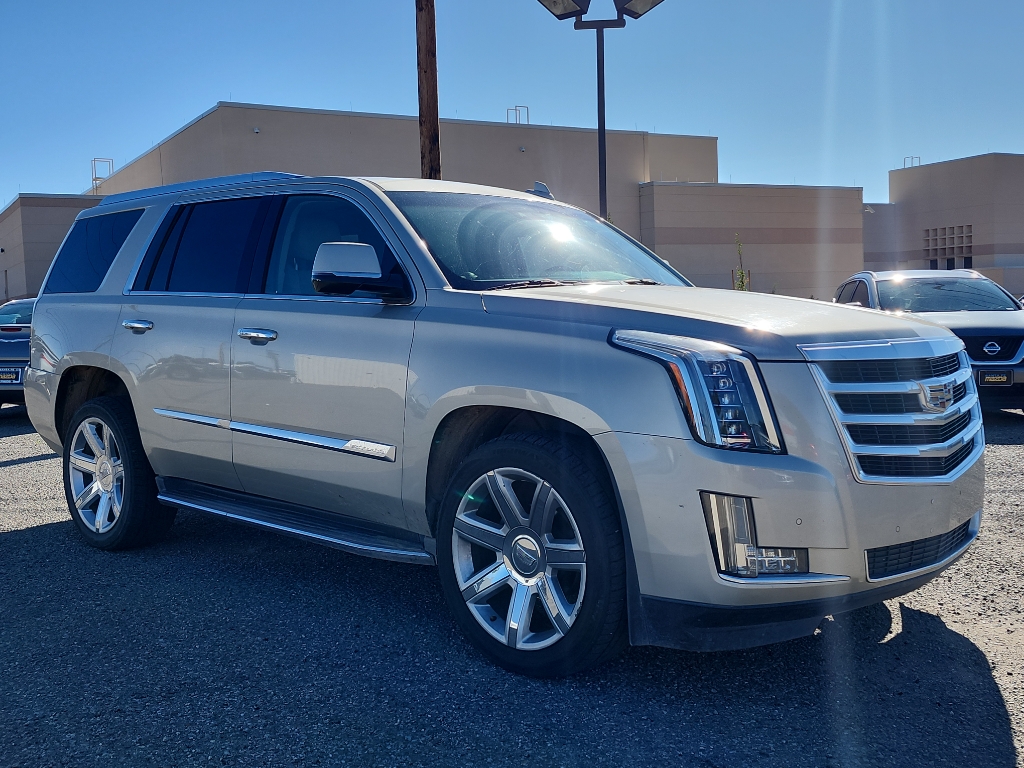 2015 Cadillac Escalade Luxury photo 3