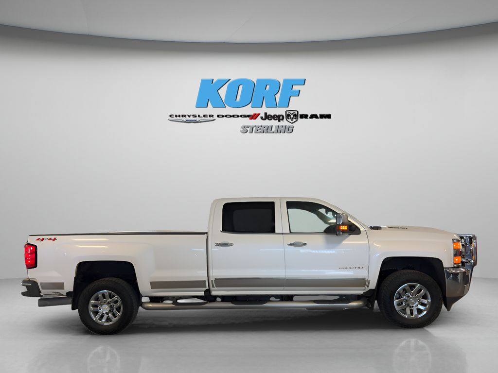 2019 Chevrolet Silverado 2500HD LTZ photo 4