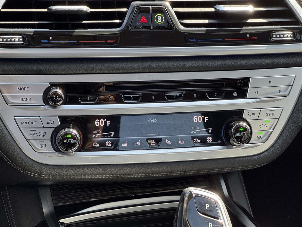 2020 Bmw 750i xDrive Sedan photo 20