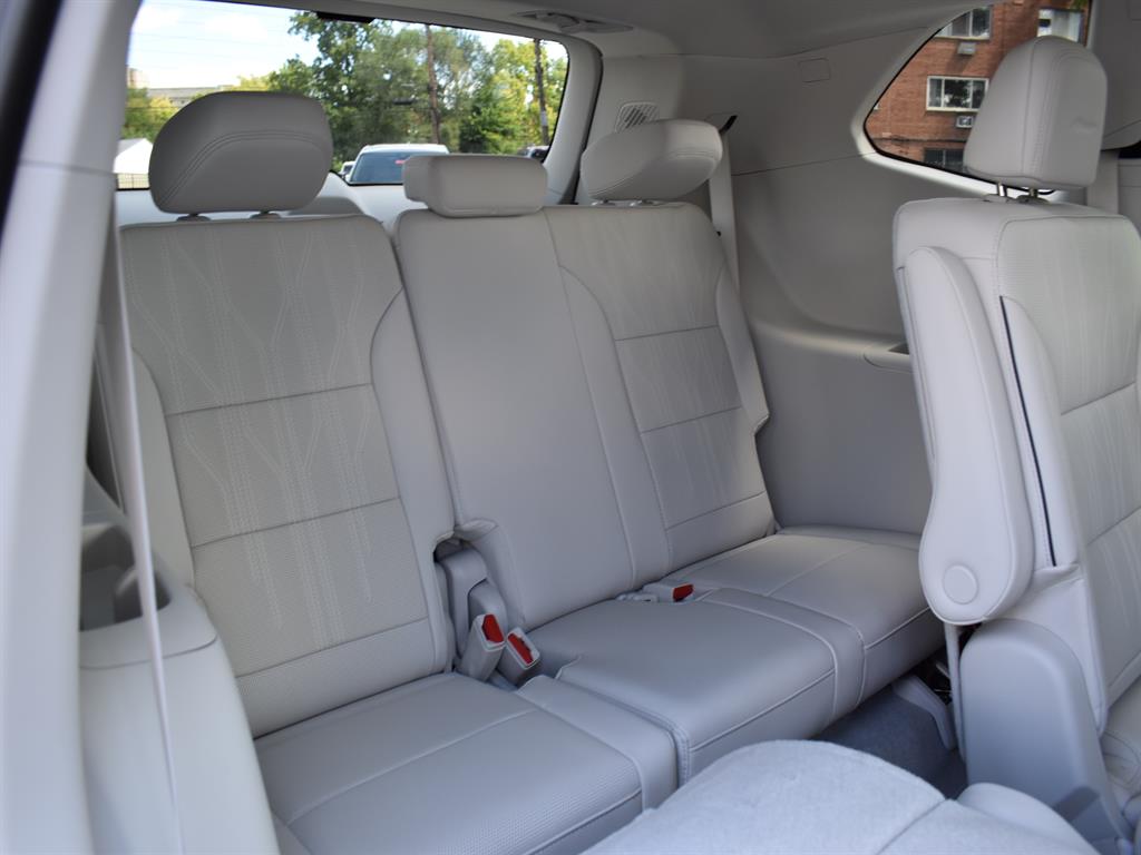 2026 Buick Enclave Avenir photo 7