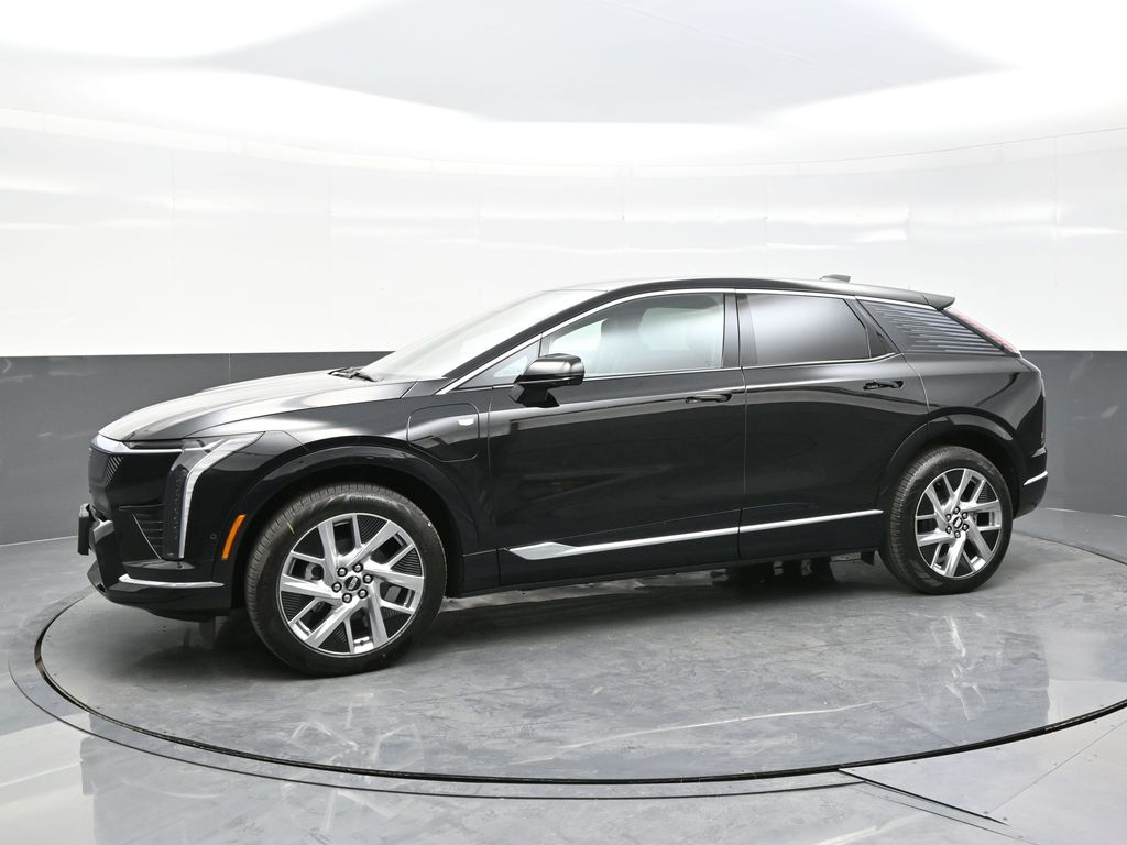 2025 Cadillac Optiq Luxury photo 2