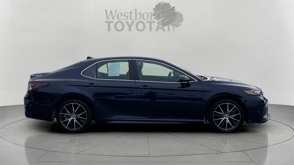 2022 Toyota Camry SE photo 8