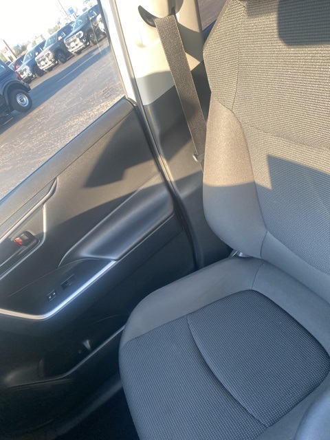2024 Toyota RAV4 LE photo 21