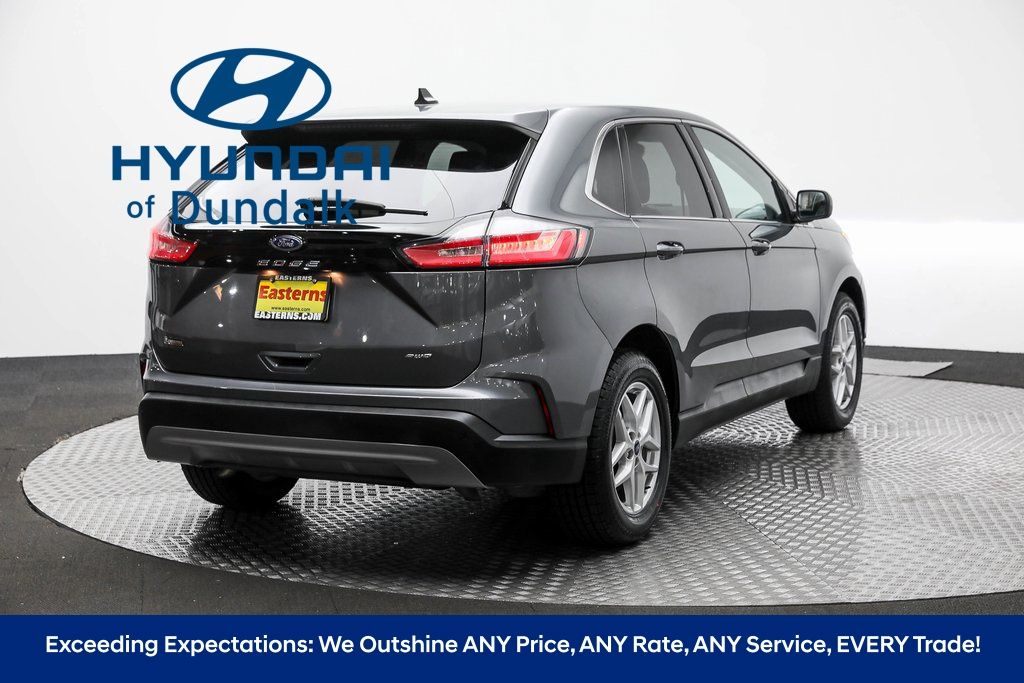 2022 Ford Edge SEL photo 3