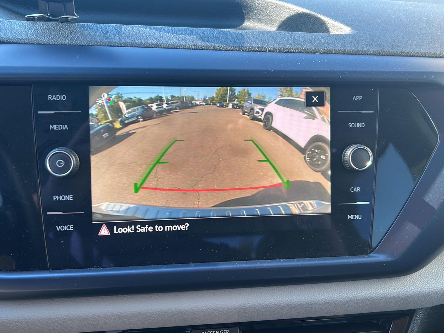 2023 Volkswagen Taos SE photo 19