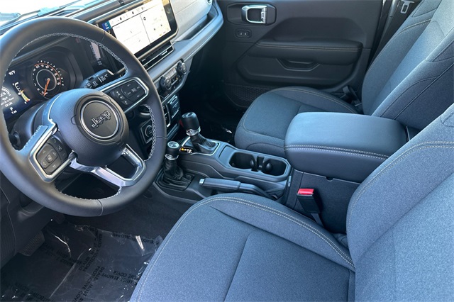 2025 Jeep Wrangler Sahara photo 2