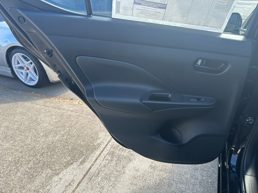2025 Nissan Versa 1.6 S photo 22
