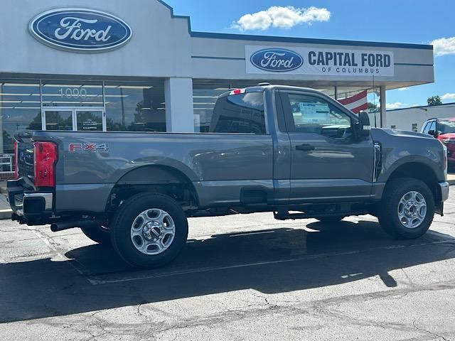 2026 Ford F-350 XLT photo 3