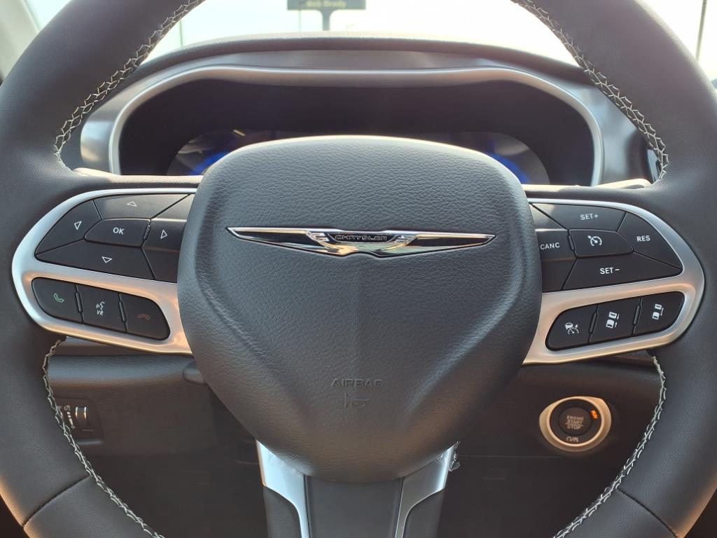 2025 Chrysler Pacifica photo 15