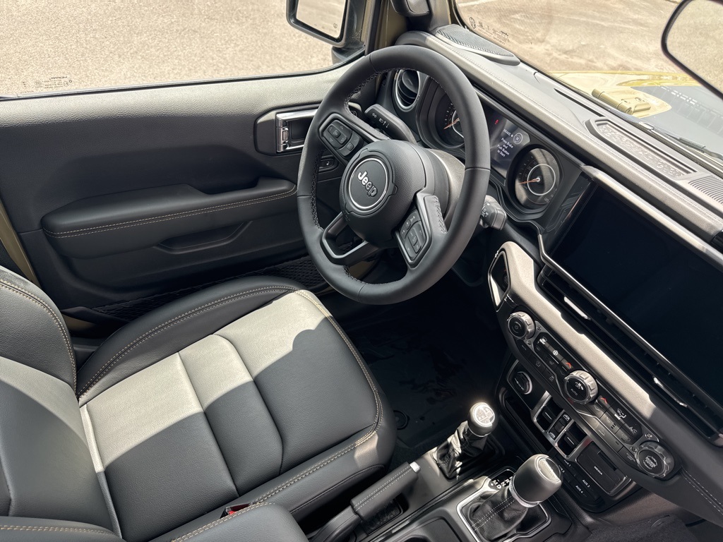 2025 Jeep Gladiator Sport photo 31