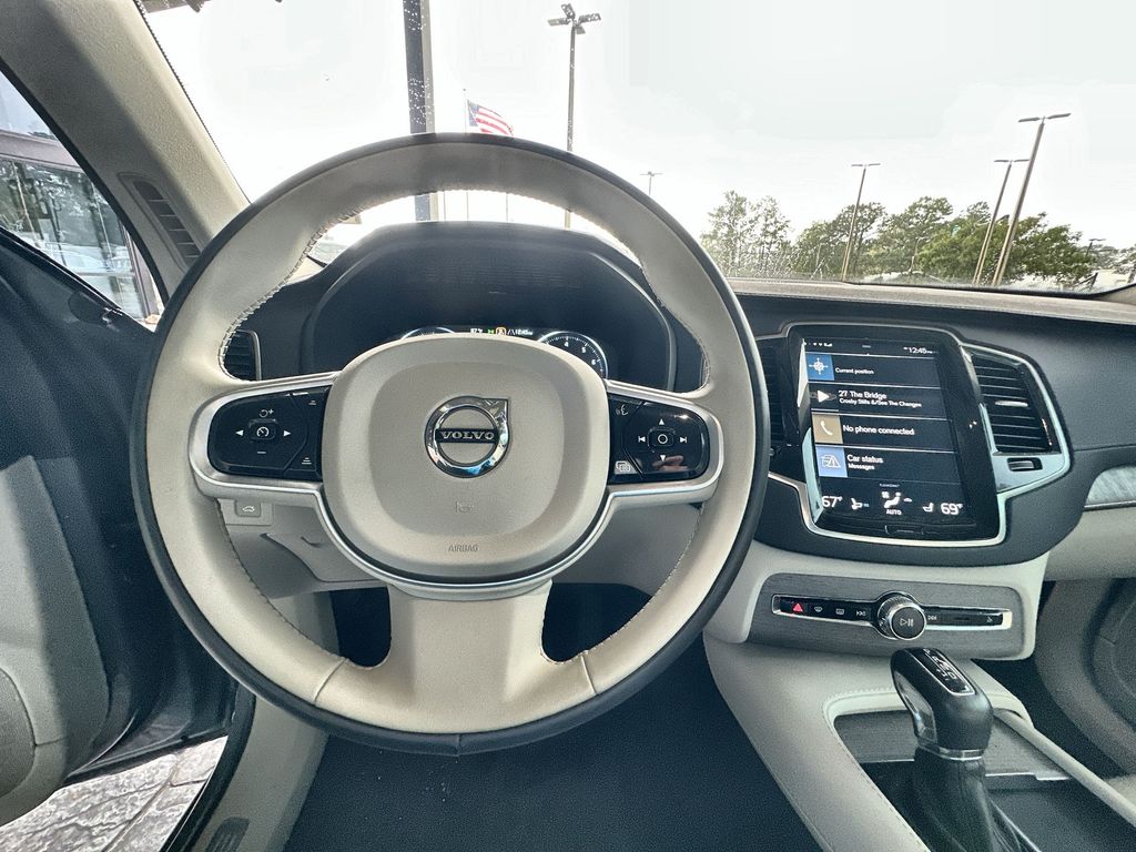 2022 Volvo XC90 T6 Inscription photo 11