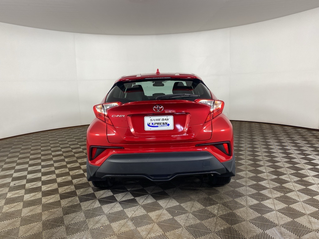 2021 Toyota C-HR XLE photo 4