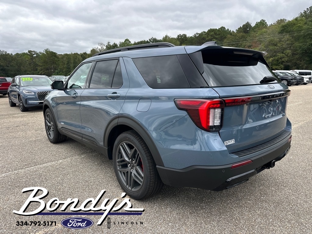 2025 Ford Explorer ST-Line photo 12
