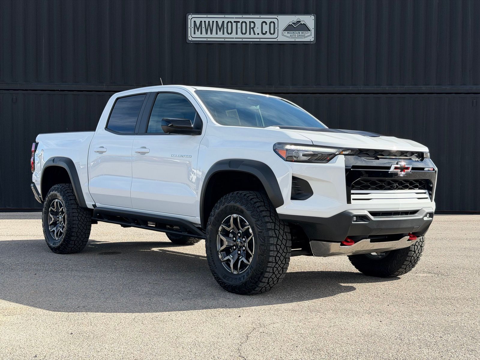 2025 Chevrolet Colorado ZR2's photo