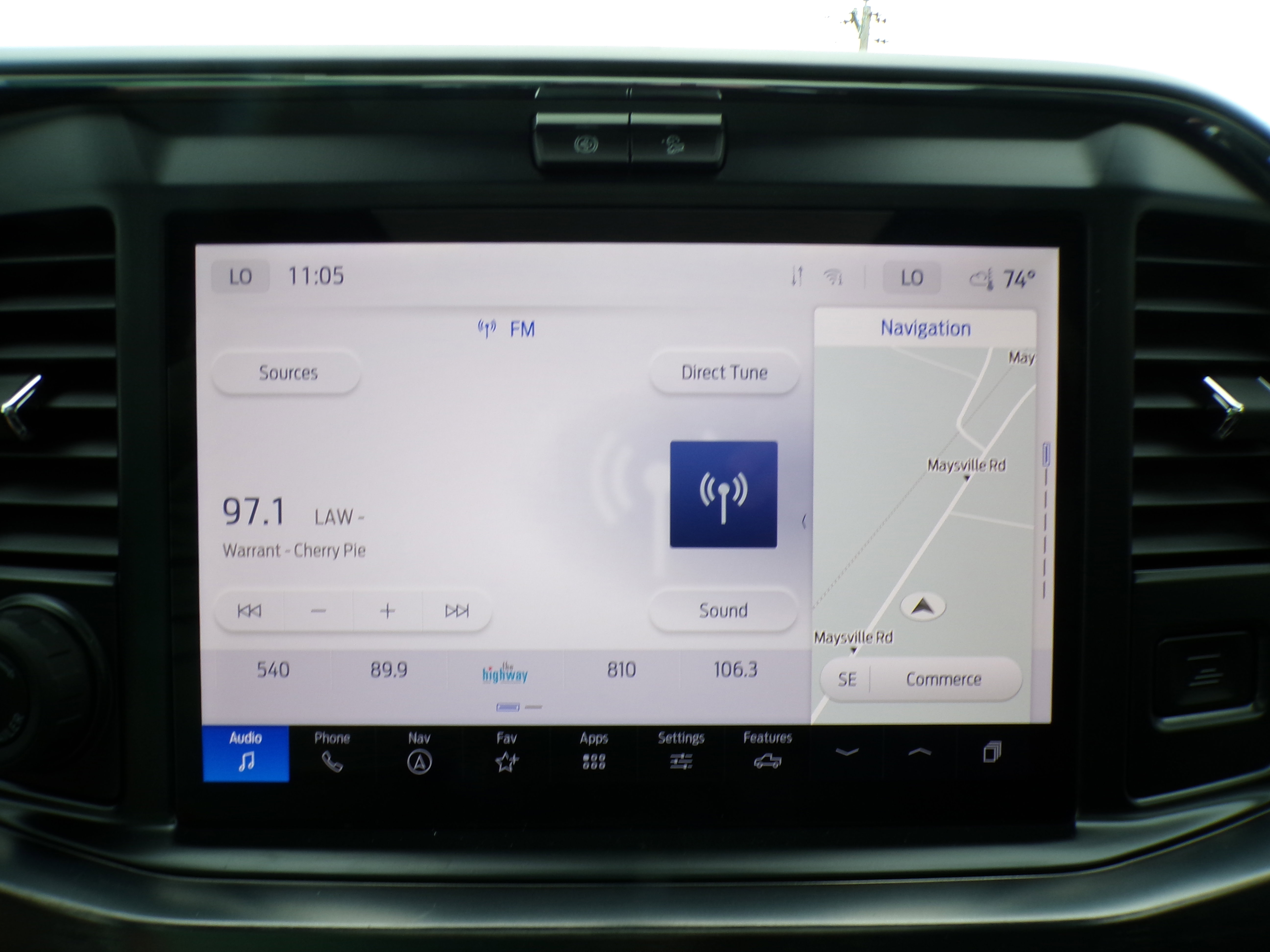 2025 Ford F-250 Lariat photo 2