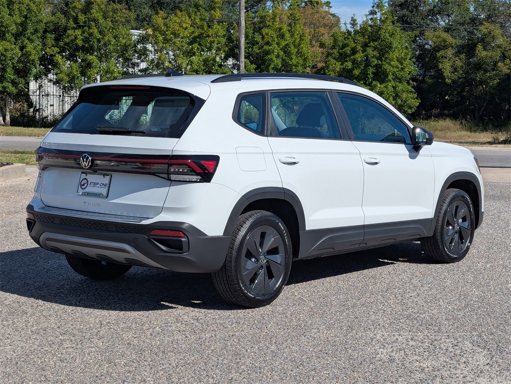 2025 Volkswagen Taos S photo 4