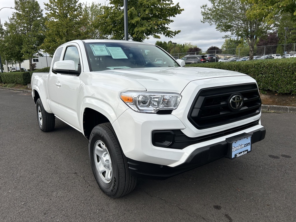 2022 Toyota Tacoma SR photo 2