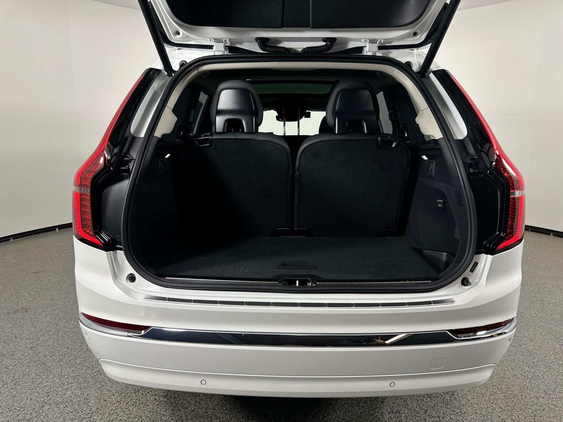 2025 Volvo XC90 T8 photo 20
