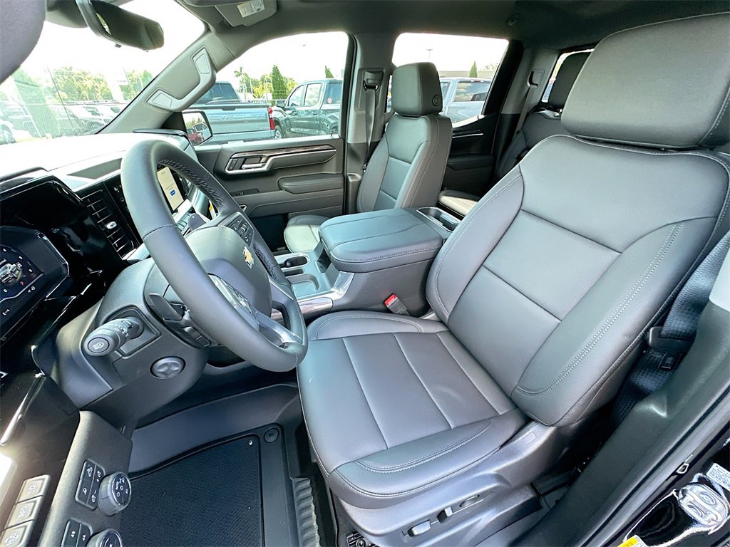 2025 Chevrolet Silverado 1500 LTZ photo 15
