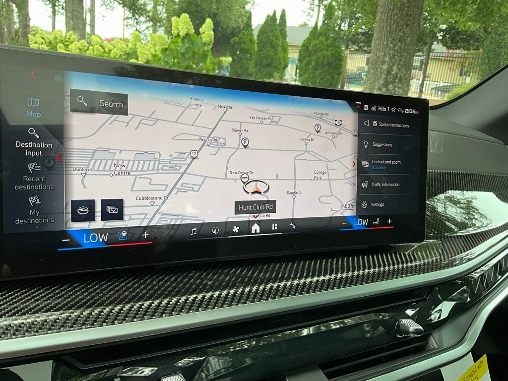 Used 2025 Alpine White BMW M60i image 16