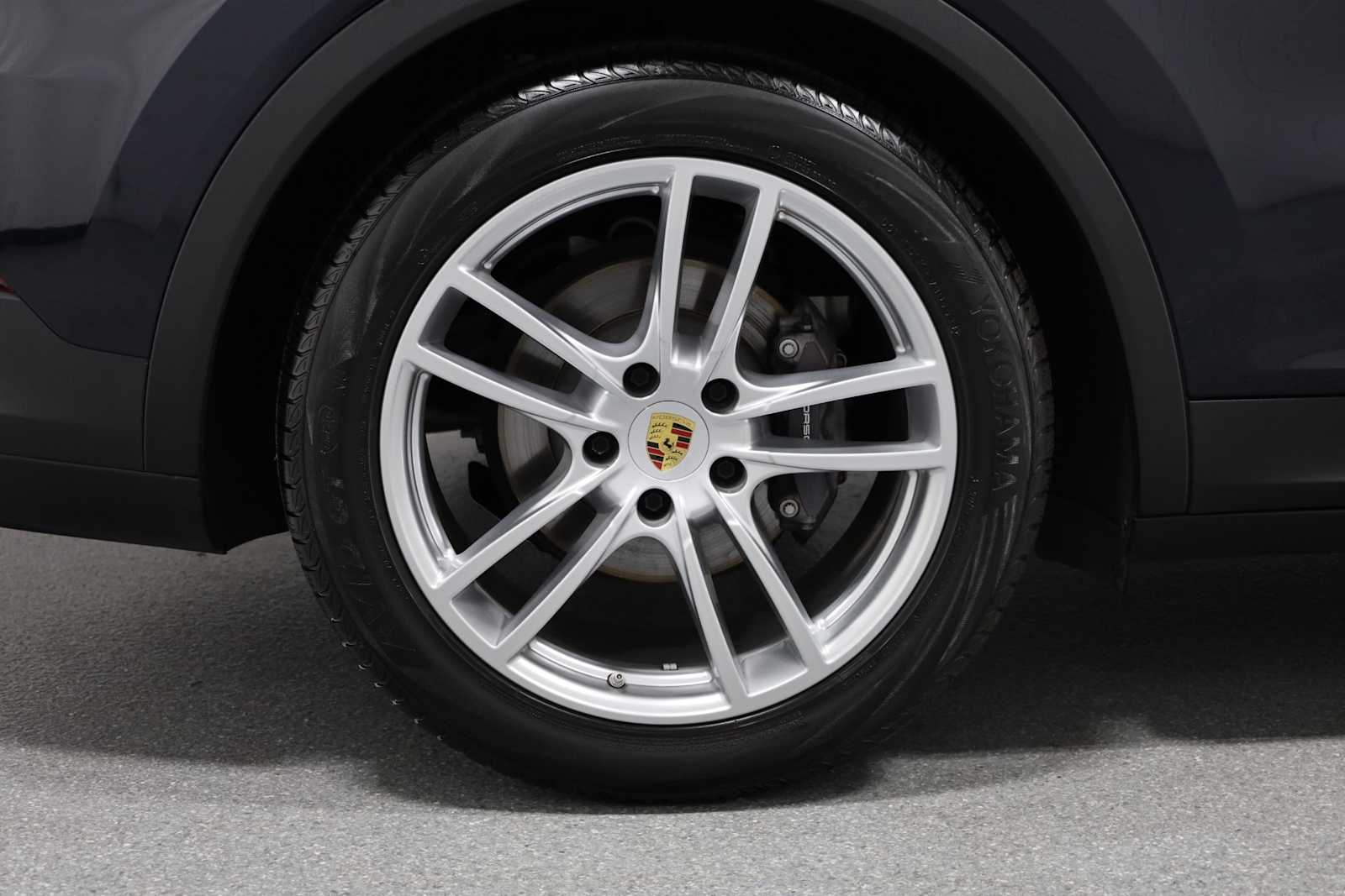 2023 Porsche Cayenne Coupe photo 32