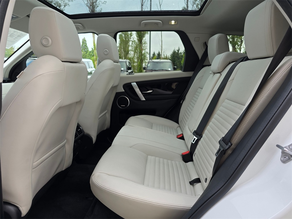 2024 Land Rover Discovery Sport S photo 24