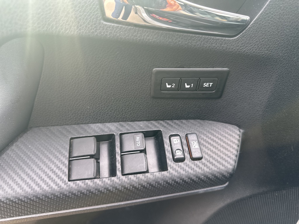 2015 Toyota RAV4 Limited photo 21