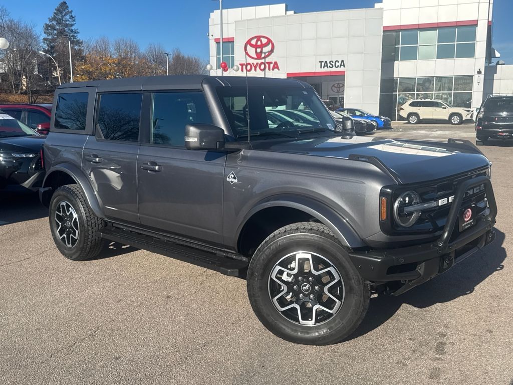 2022 Ford Bronco 4-Door Outer Banks's photo