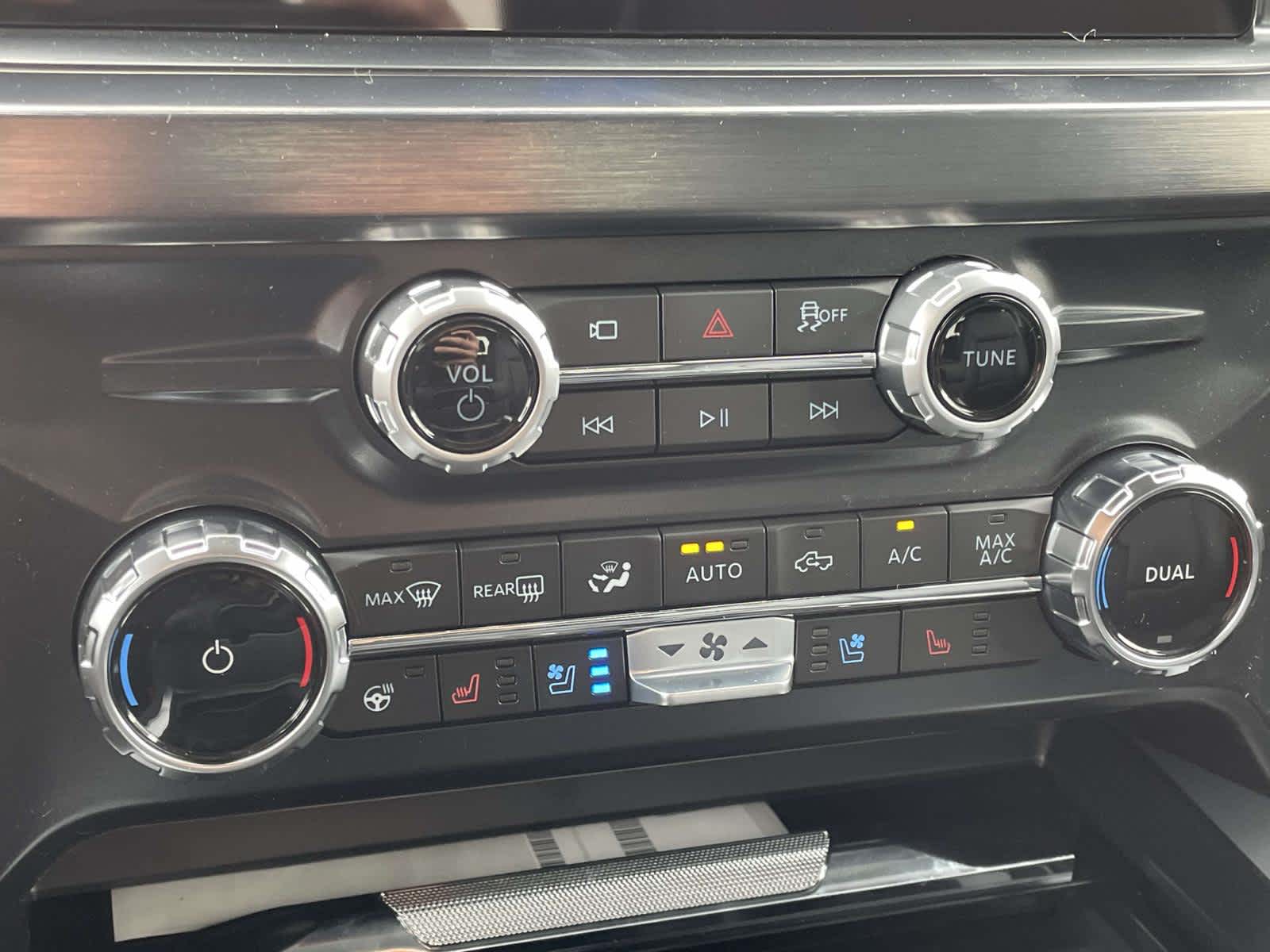 2025 Ford F-350 Lariat photo 24