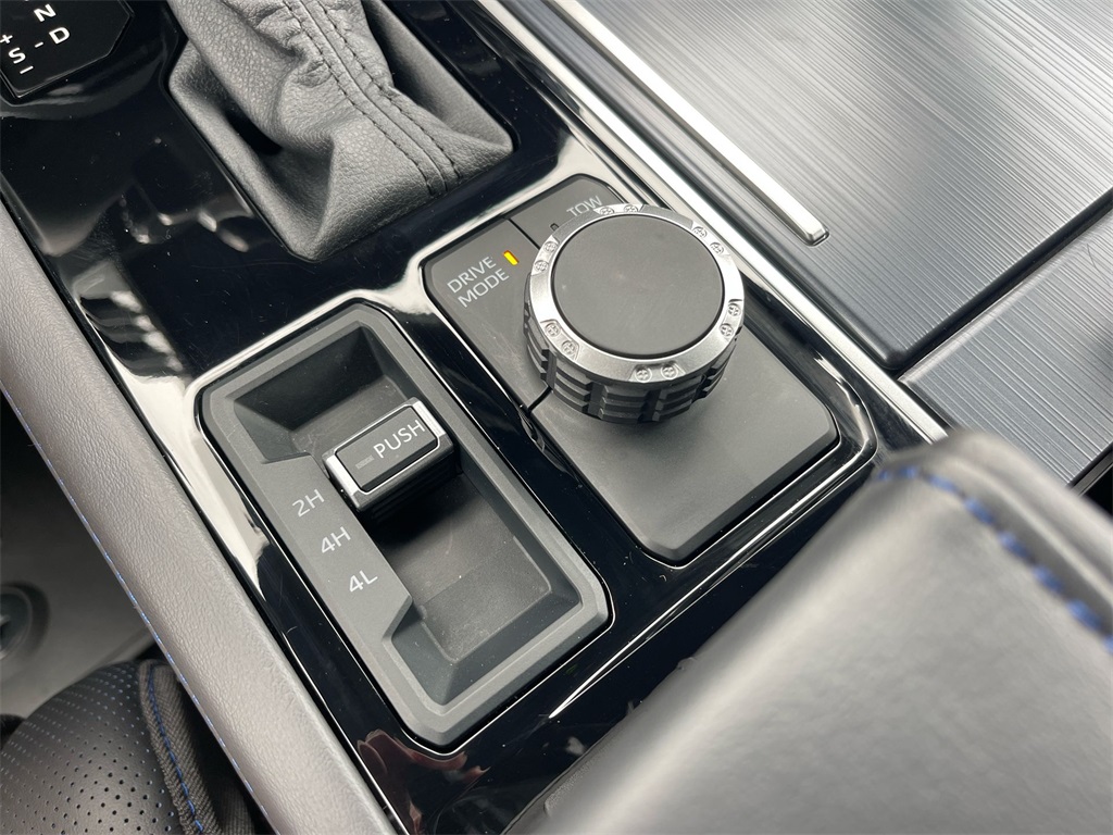 2025 Toyota Sequoia Platinum photo 20