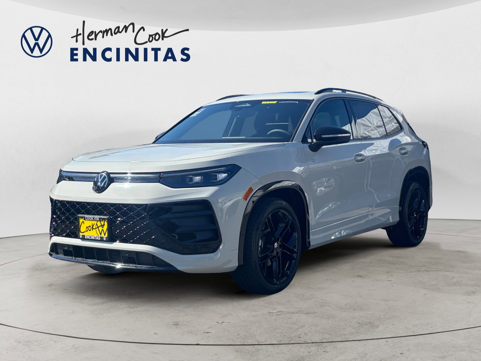 2026 Volkswagen Tiguan SE R-LINE BLACK's photo