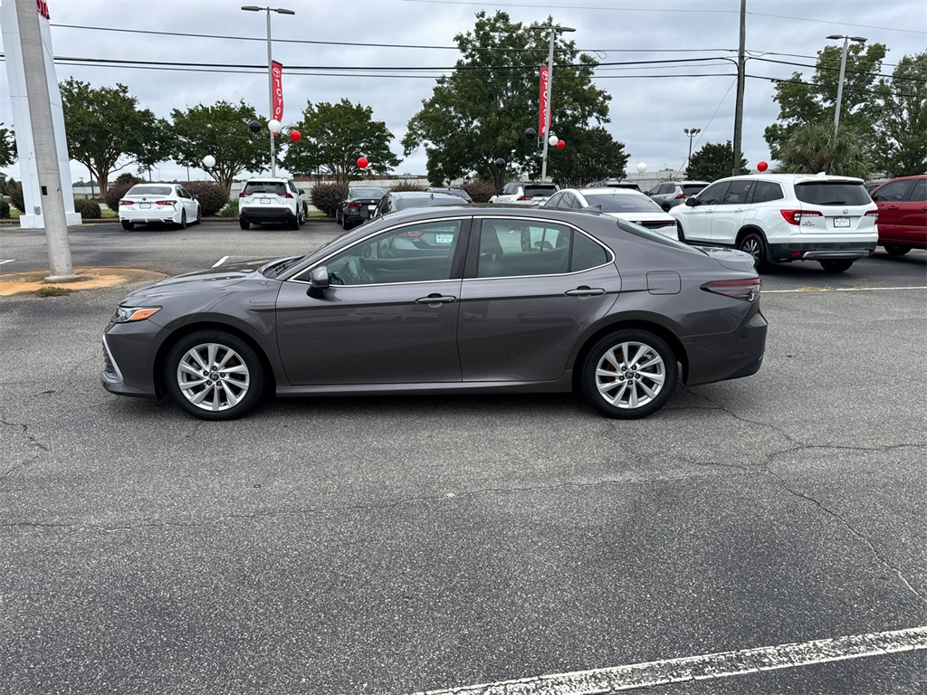 2021 Toyota Camry LE photo 5