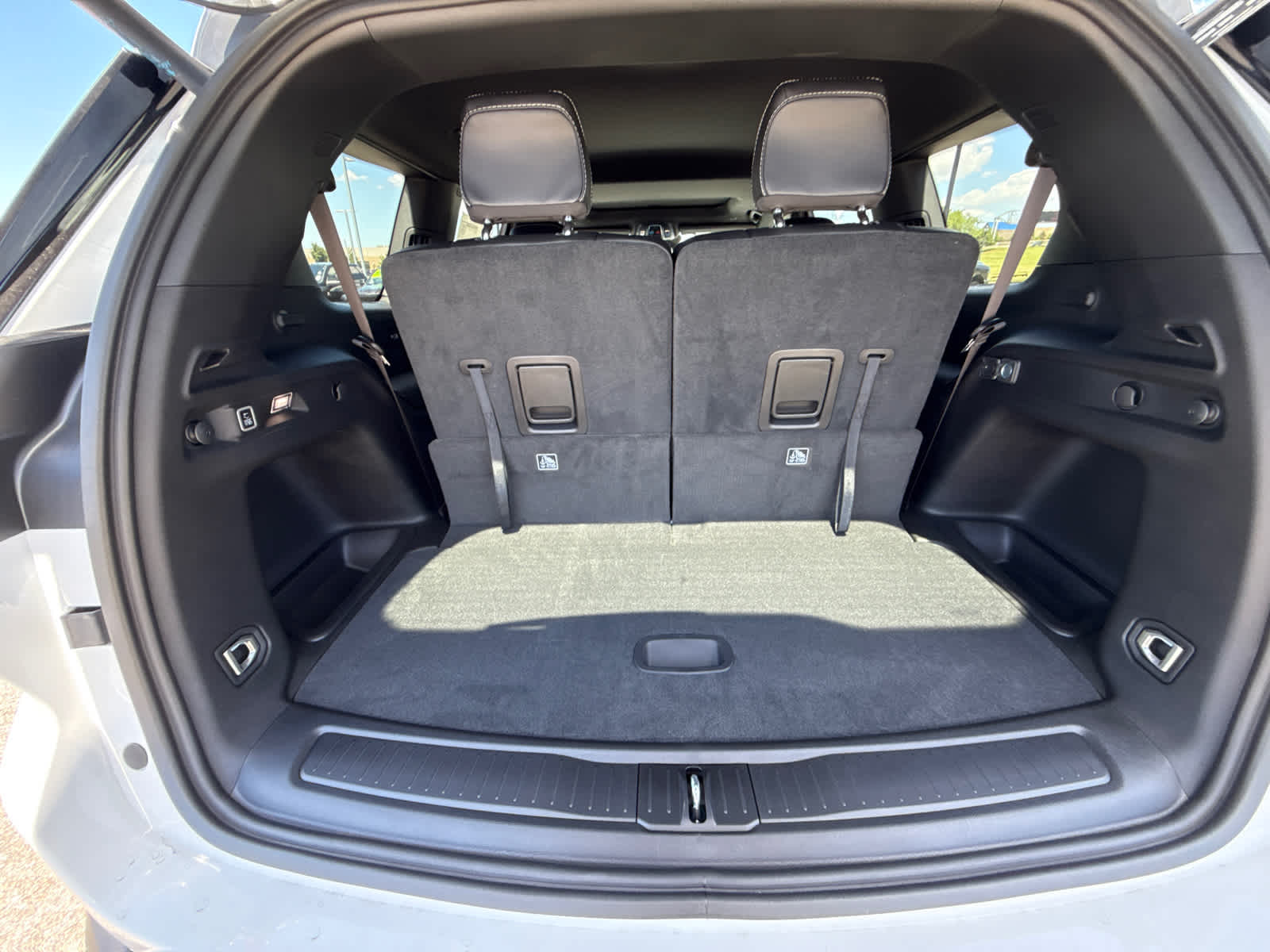 2025 Jeep Grand Cherokee Laredo photo 10