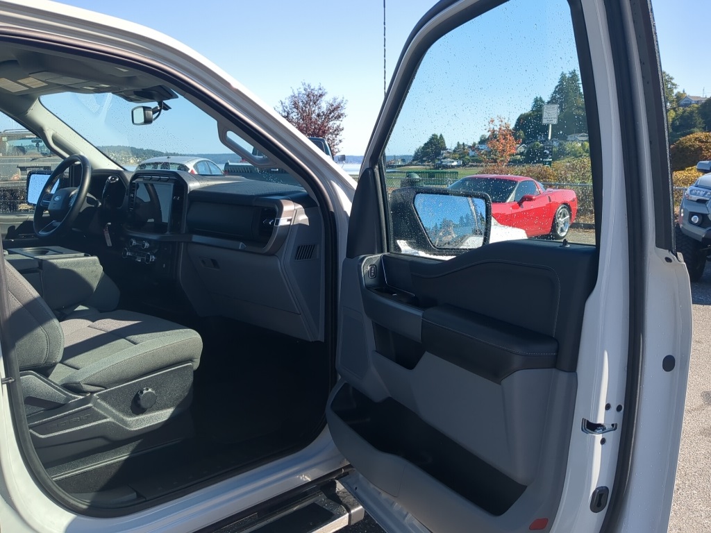 2024 Ford F-150 XLT photo 8