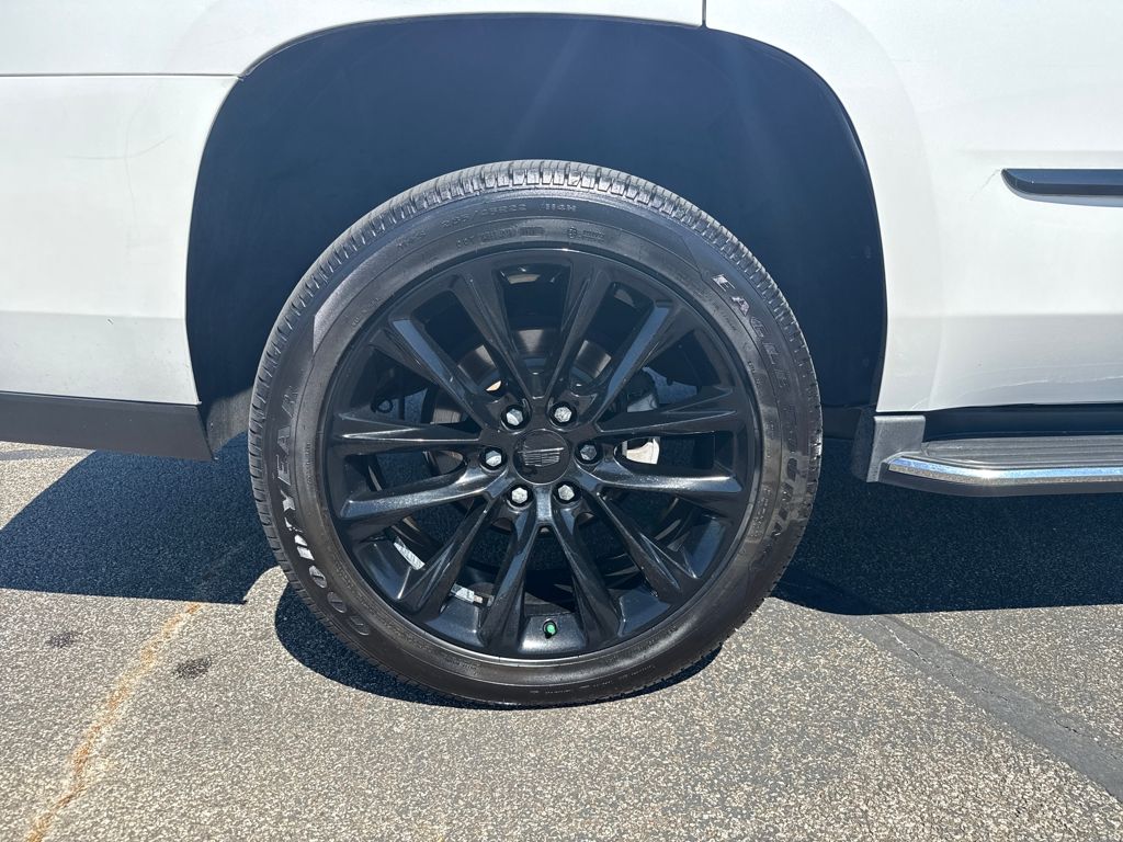 2018 Cadillac Escalade Luxury photo 25