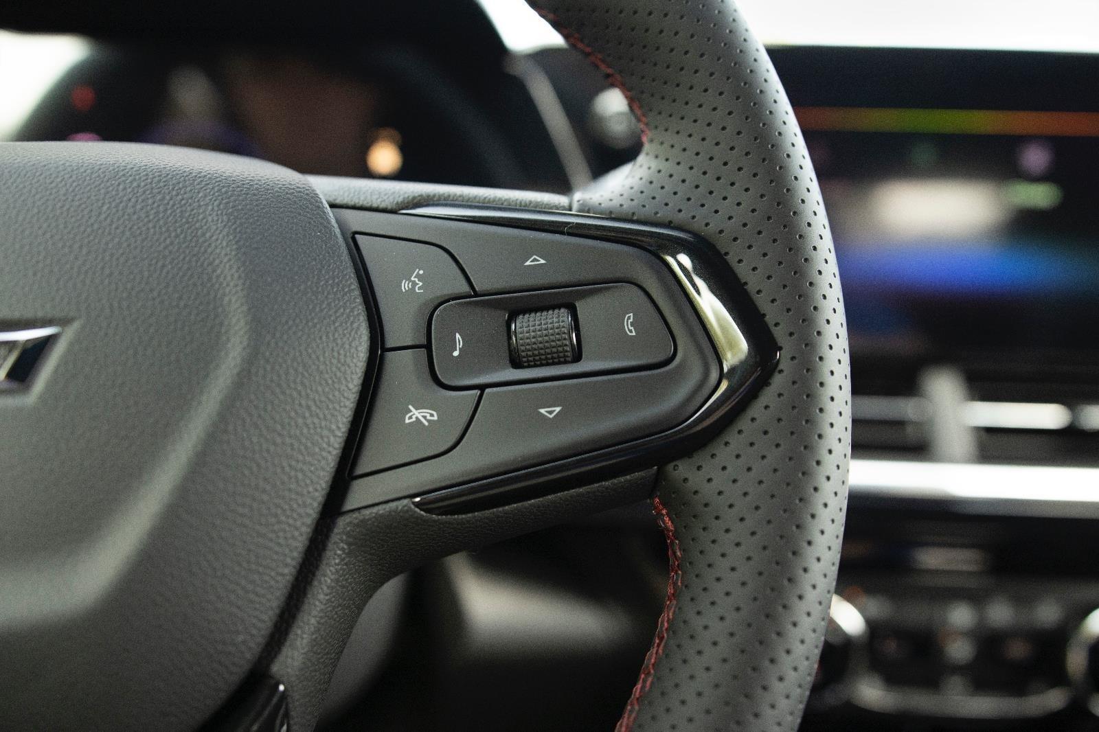 2025 Chevrolet Trax photo 14