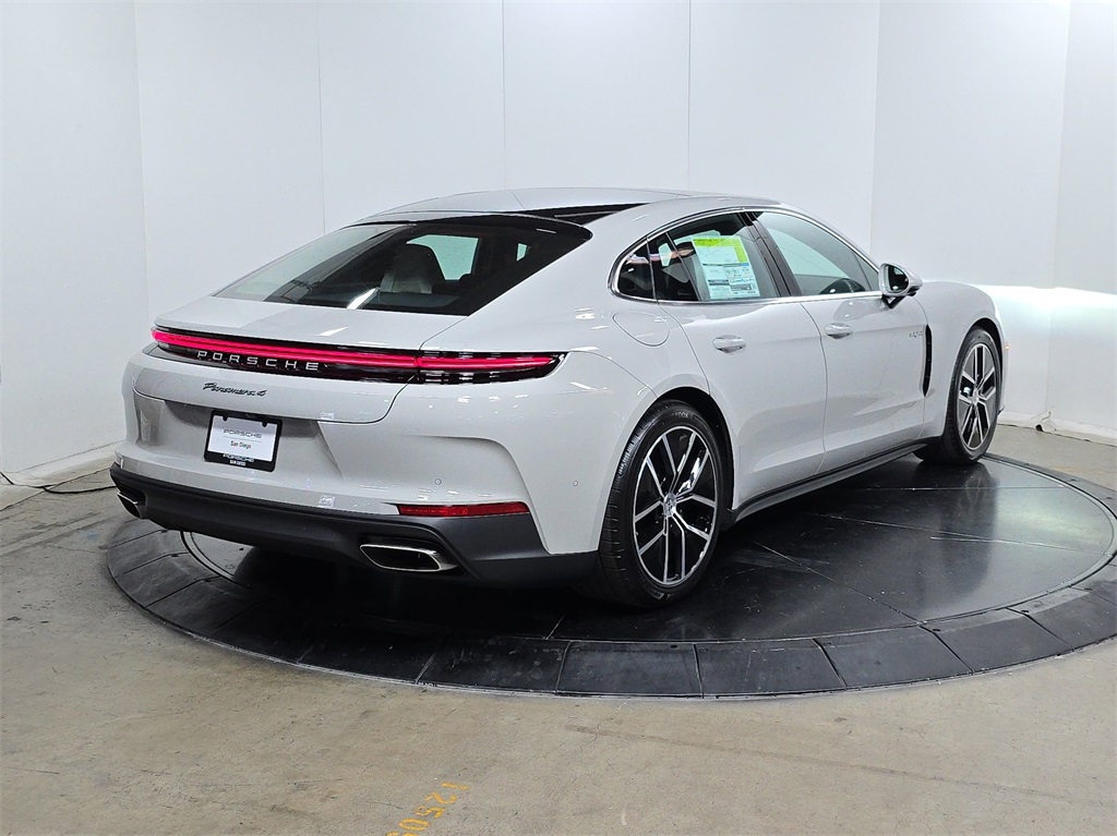 2026 Porsche Panamera E-Hybrid 4 photo 7