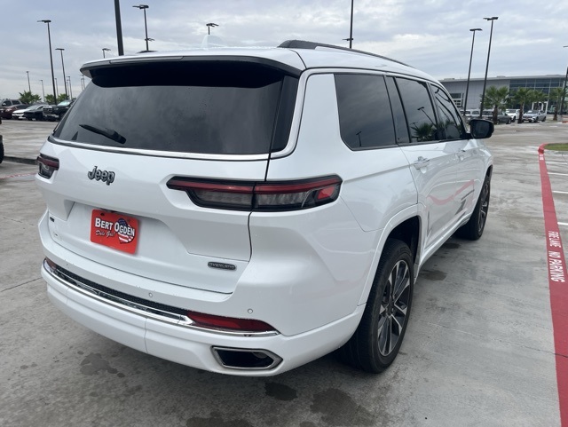 2023 Jeep Grand Cherokee Overland photo 4