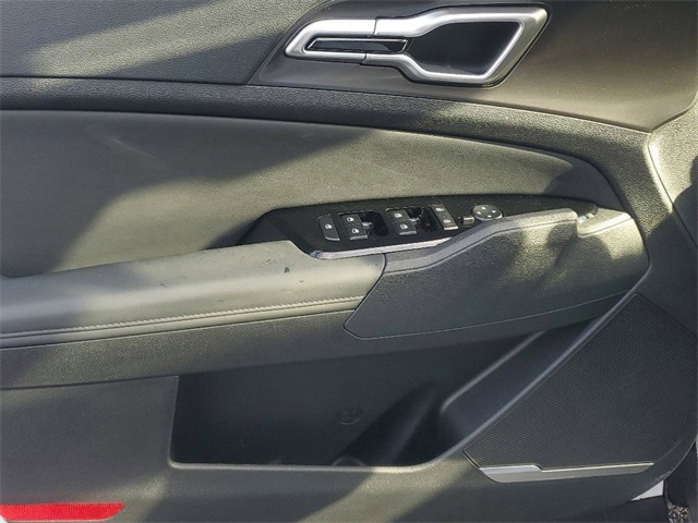 2025 Kia Sportage EX photo 7