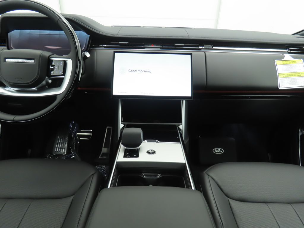 2025 Land Rover Range Rover SE photo 13