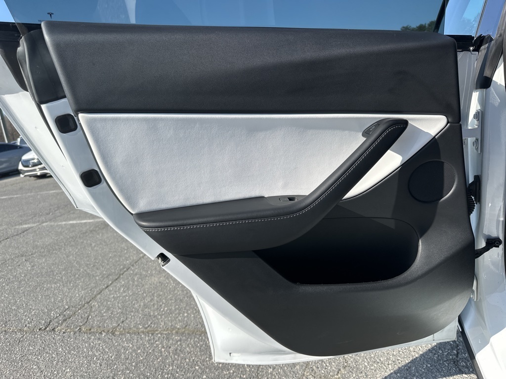 Used 2021 White Tesla Long Range image 28