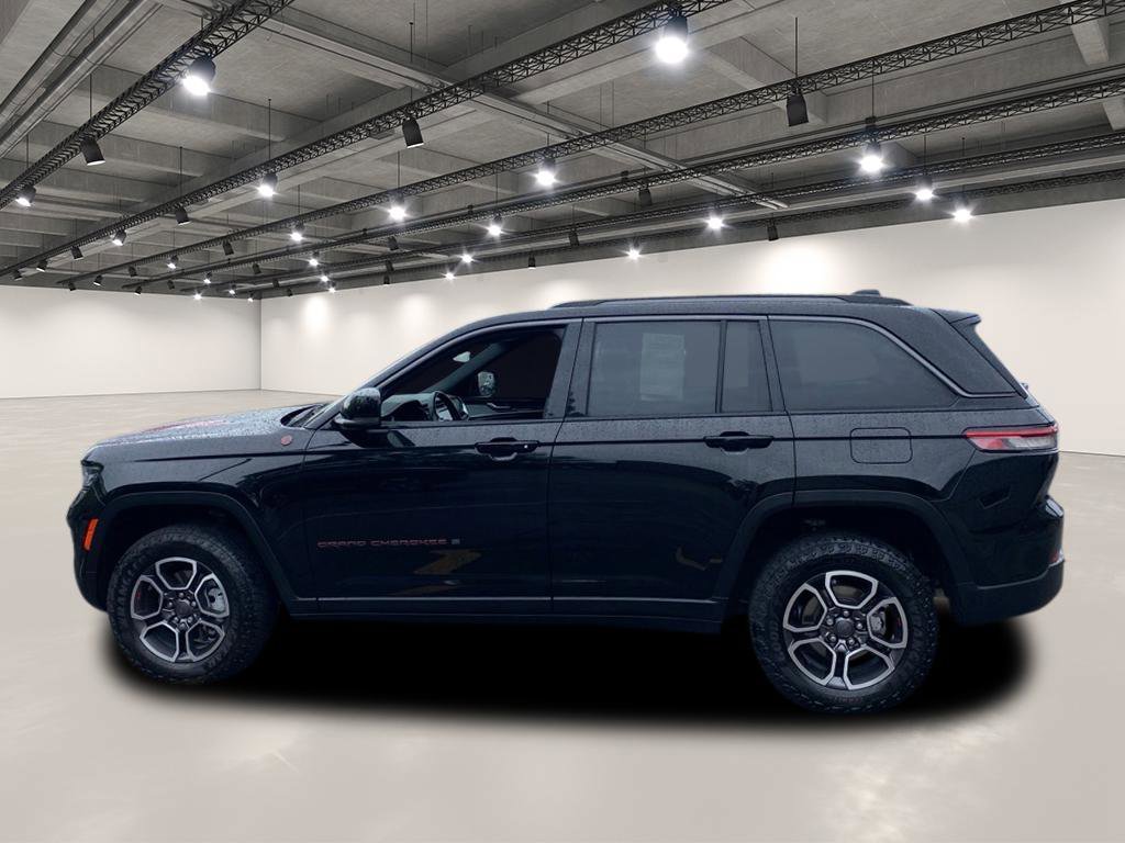 2022 Jeep Grand Cherokee Trailhawk photo 2