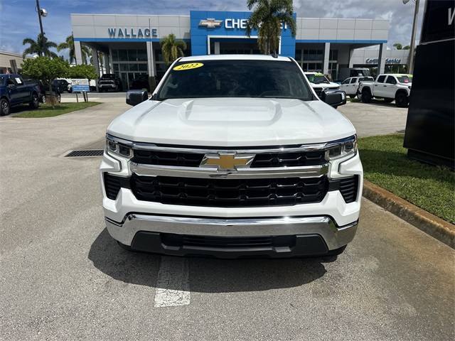 2022 Chevrolet Silverado 1500 LT photo 3