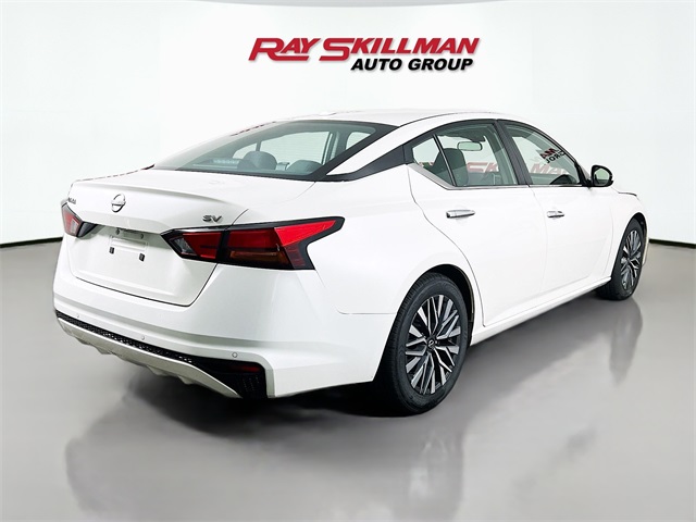 2023 Nissan Altima 2.5 SV photo 4