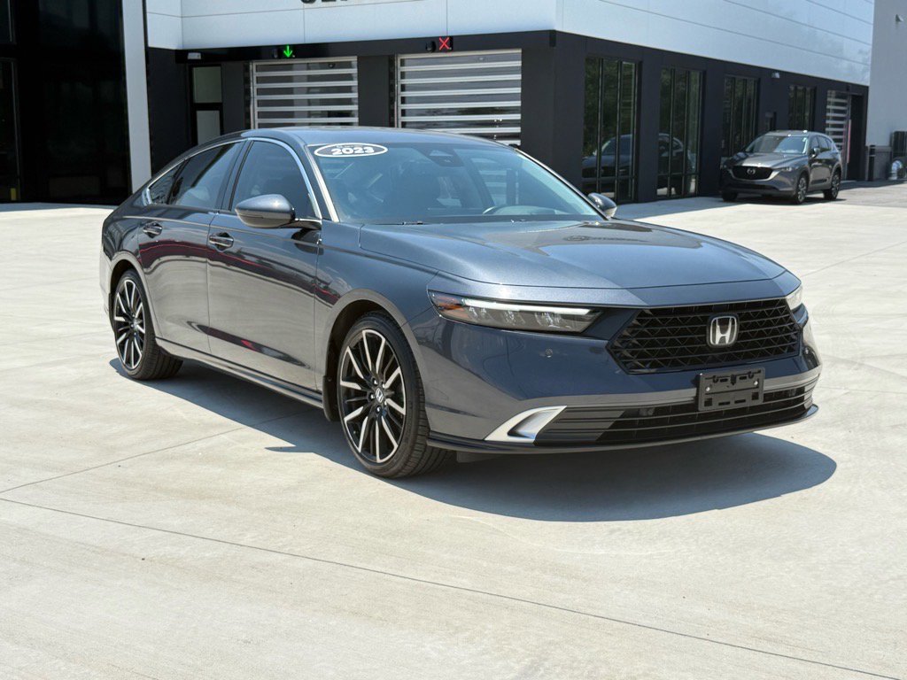 2023 Honda Accord Hybrid Touring photo 3