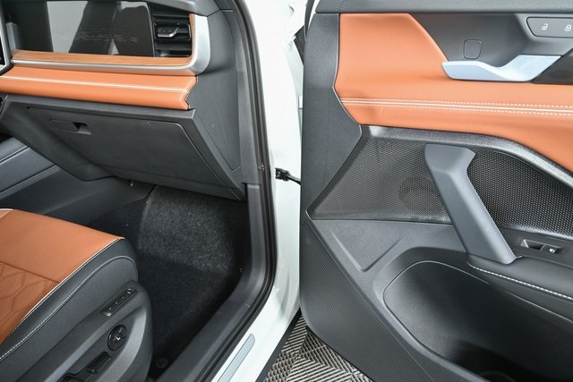 2025 Volkswagen Tiguan SEL R-Line Black photo 21