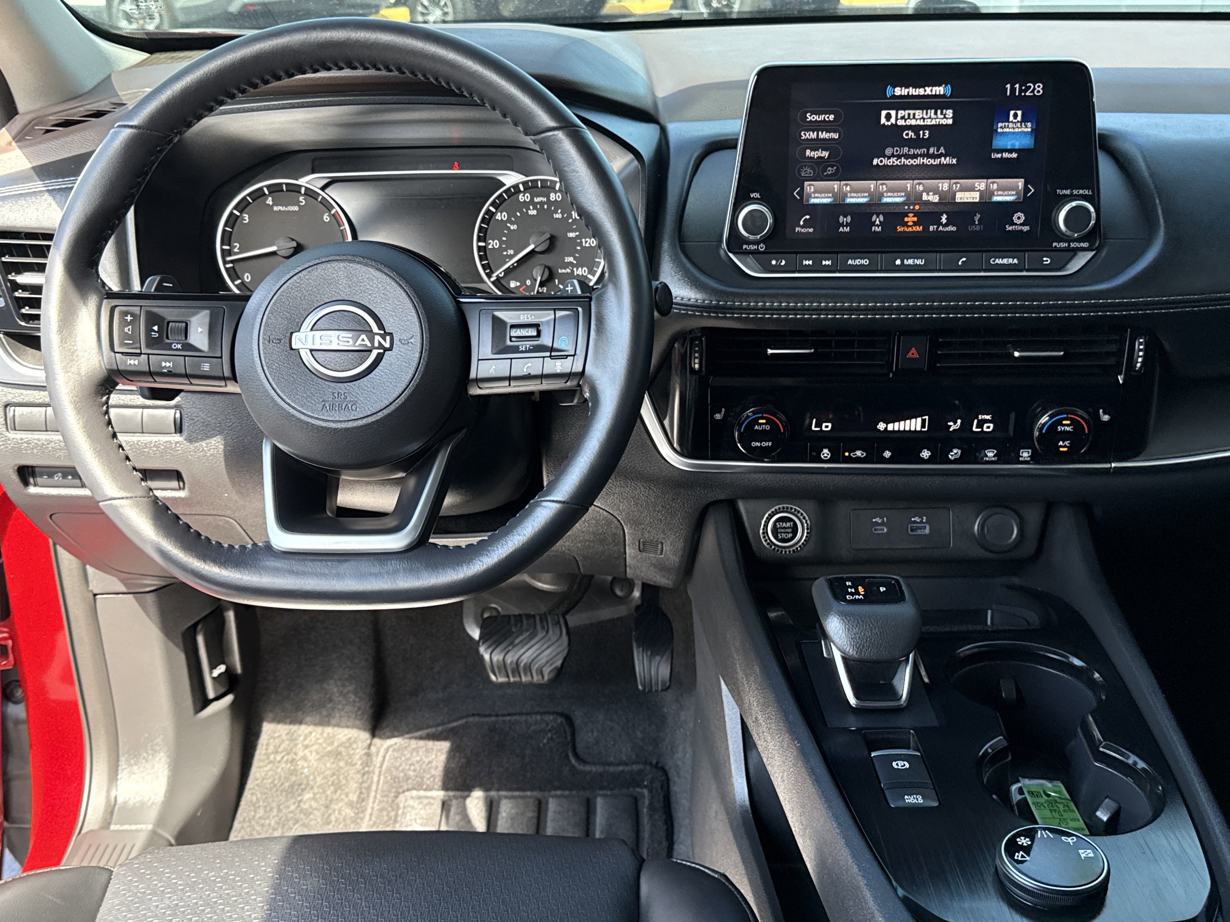 2023 Nissan Rogue SV photo 4