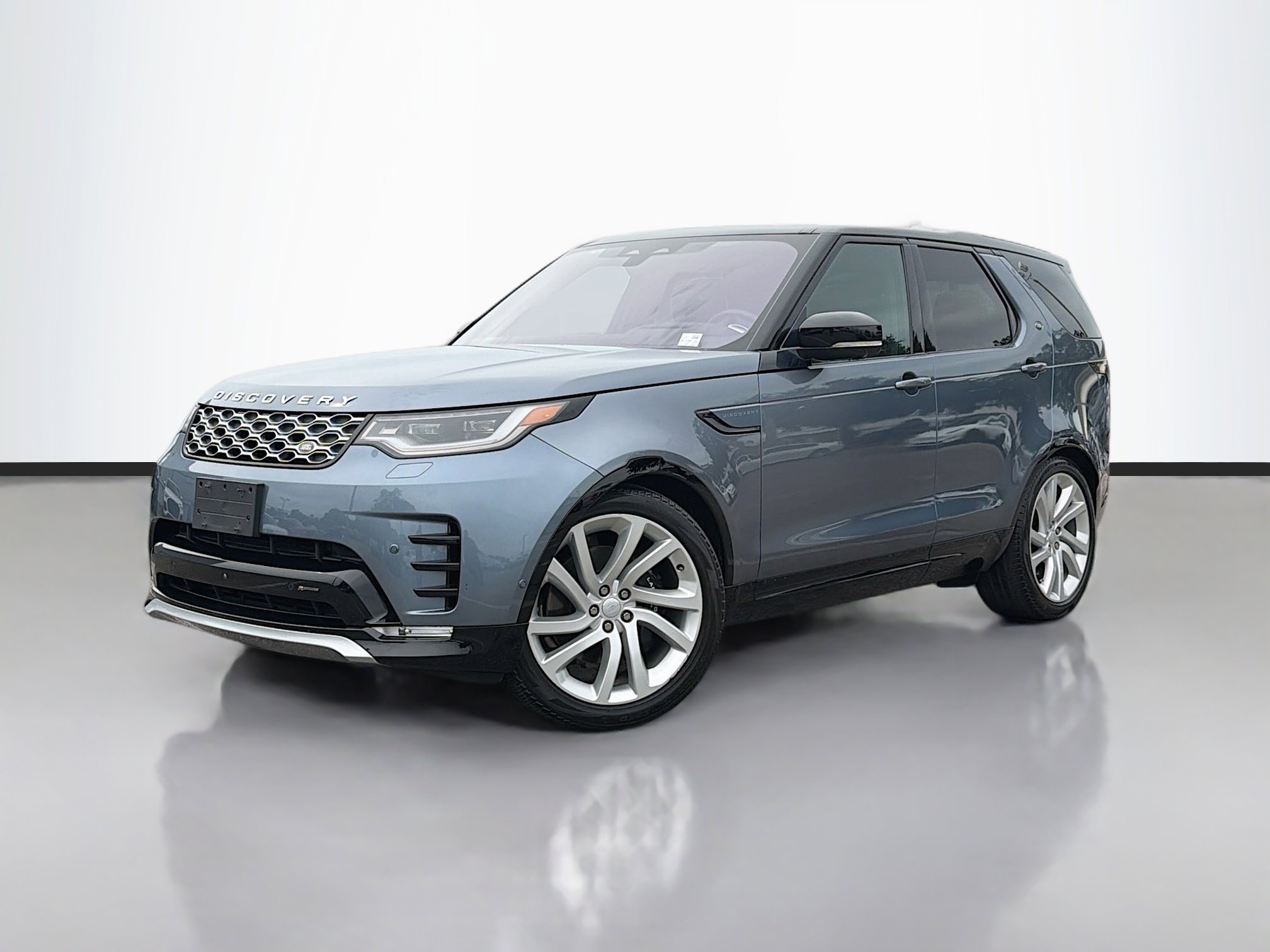 2023 Land Rover Discovery Metropolitan Edition's photo