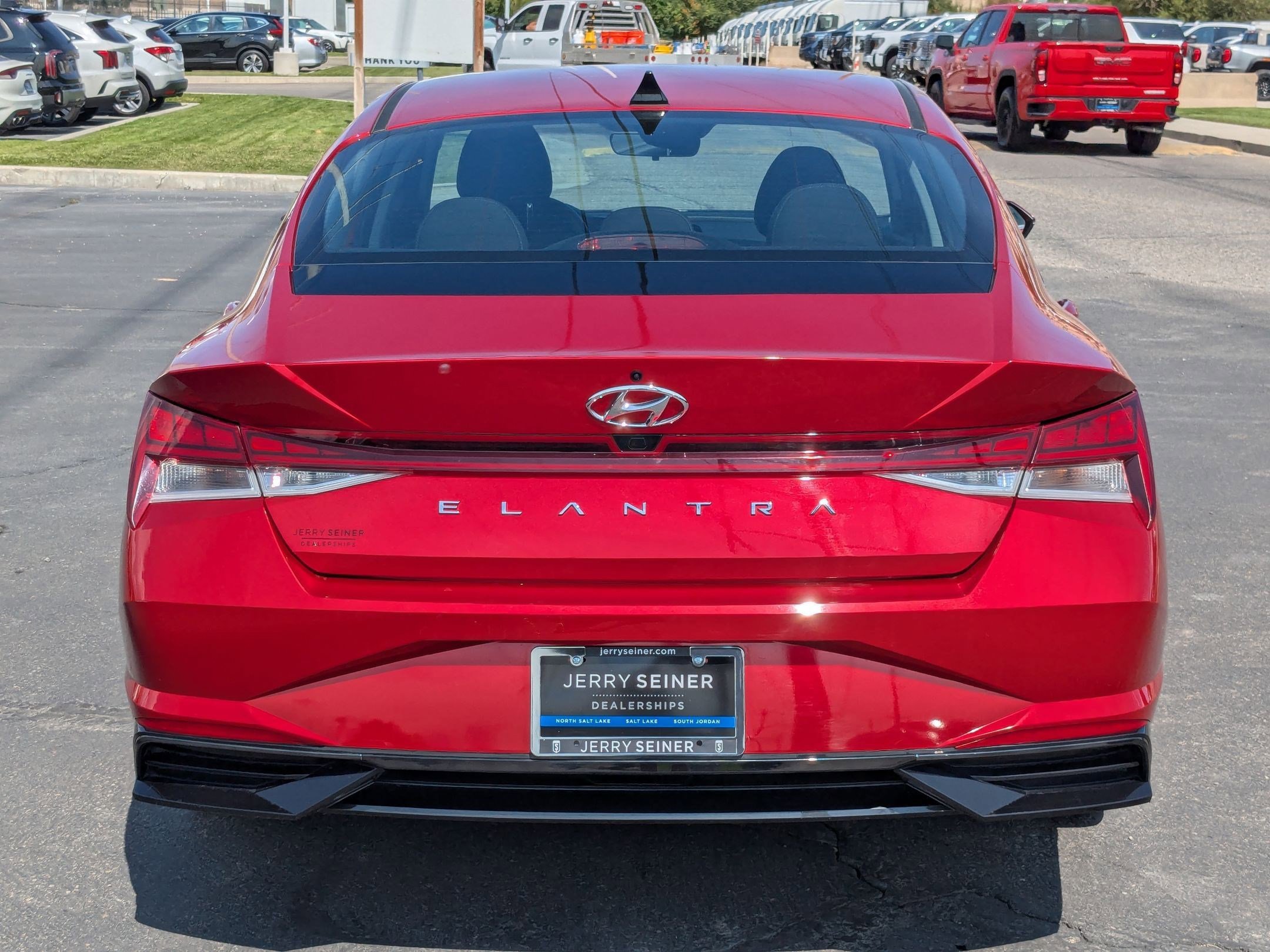 2022 Hyundai Elantra SEL photo 4